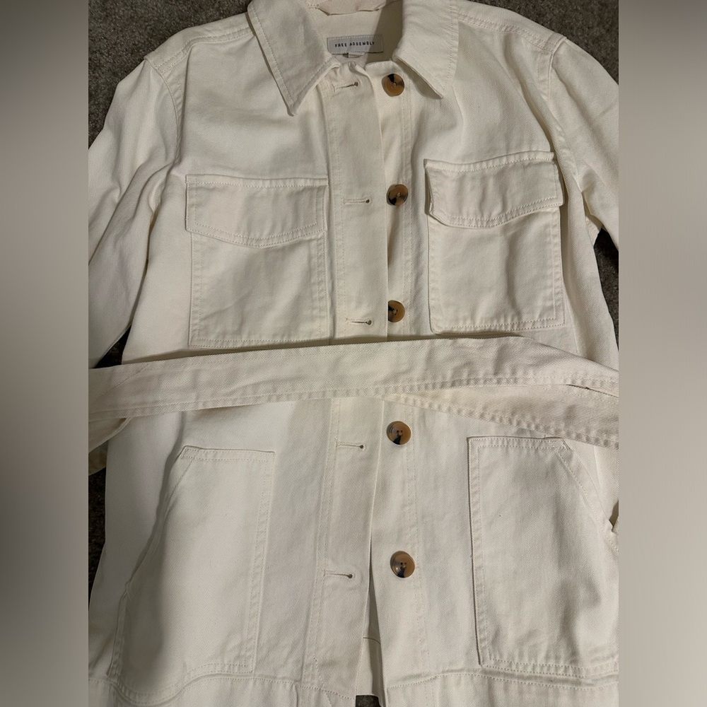 Free Assembly Jacket Small - Picture 2 of 5
